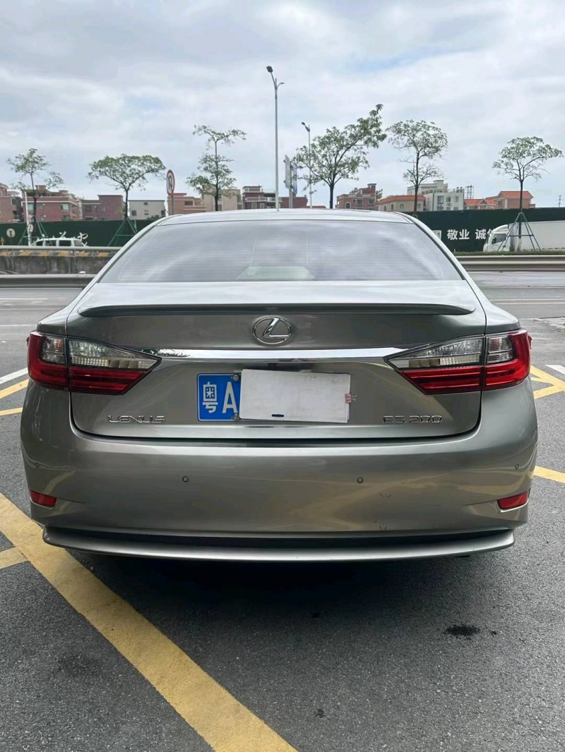 佛山17年雷克萨斯ES8
