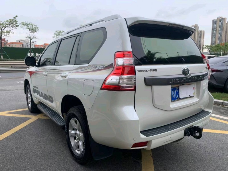 佛山17年丰田普拉多5