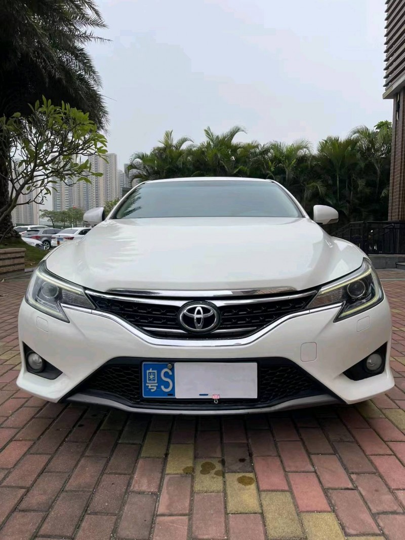 佛山14年丰田锐志1