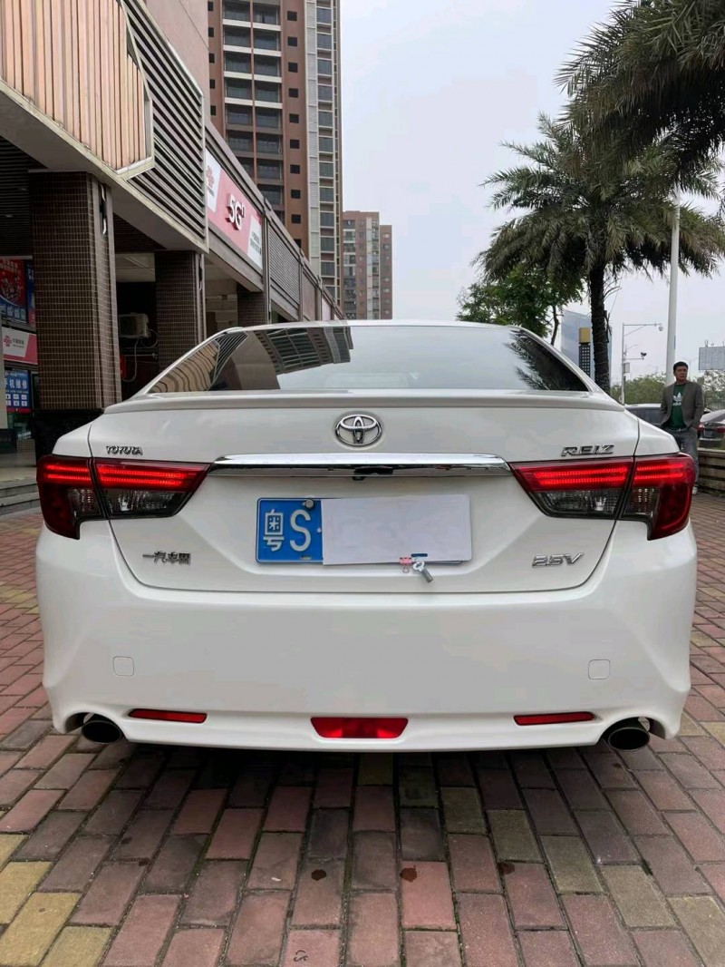 佛山14年丰田锐志9