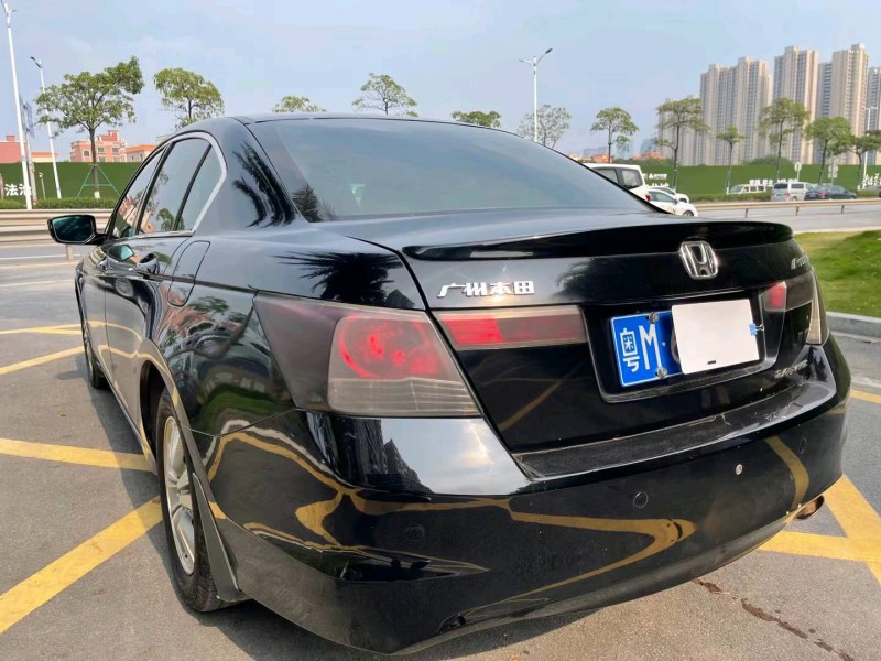 佛山10年本田雅阁4