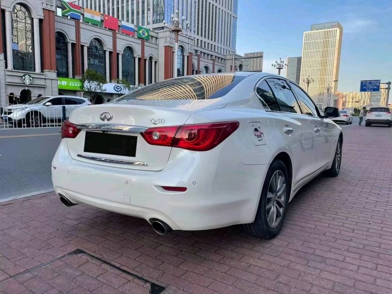 莆田17年英菲尼迪Q50L3