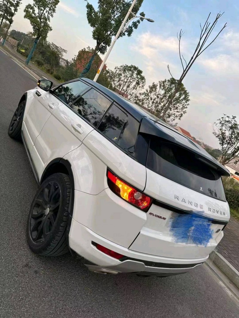 东营15年路虎极光9
