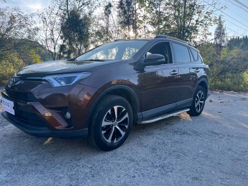 衡阳17年丰田RAV42