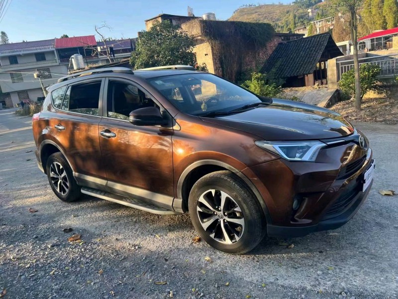 衡阳17年丰田RAV43