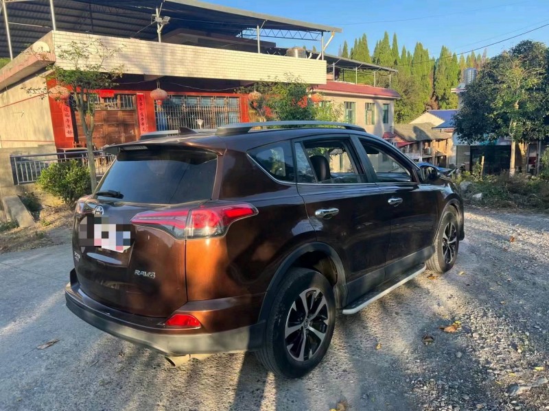 衡阳17年丰田RAV47