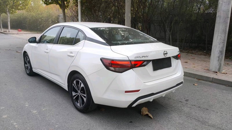 邯郸22年日产轩逸5