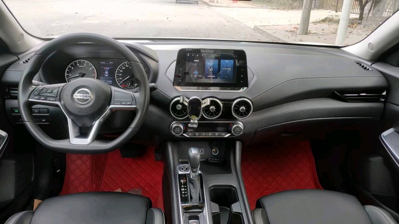 邯郸22年日产轩逸6