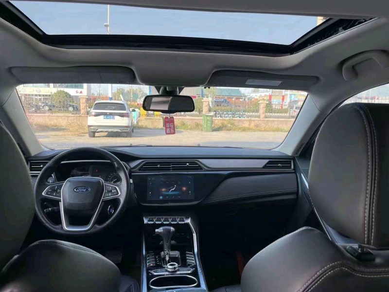 东营19年福特领界5