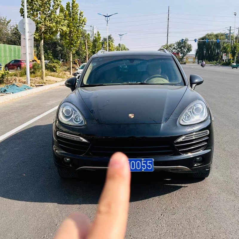 济宁13年保时捷卡宴1
