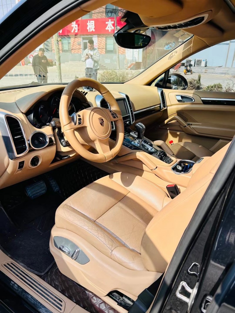 济宁13年保时捷卡宴5