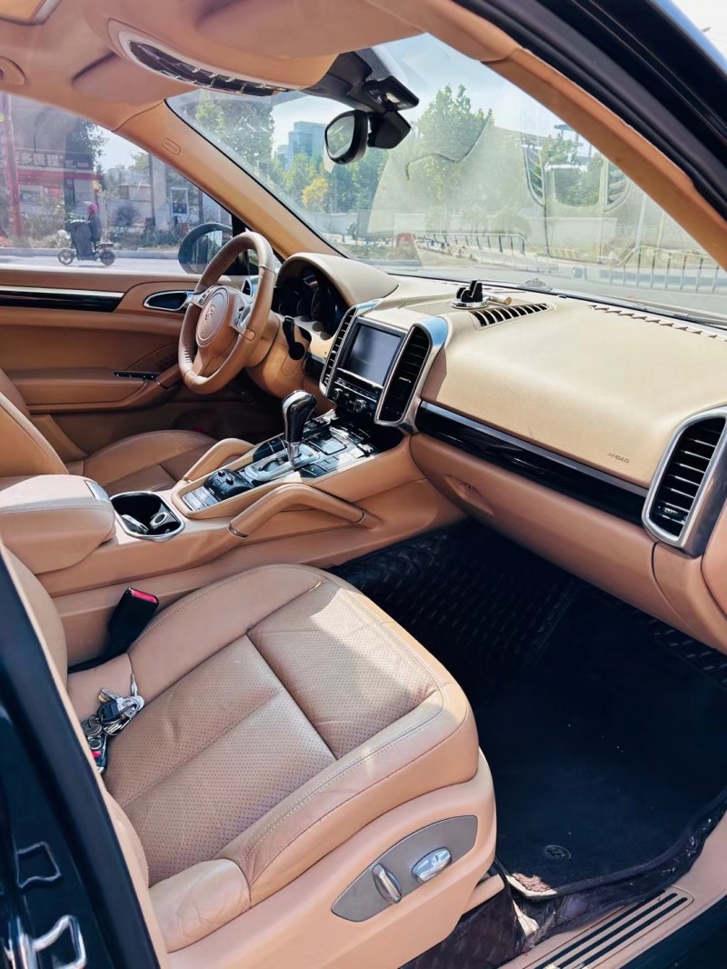 济宁13年保时捷卡宴7