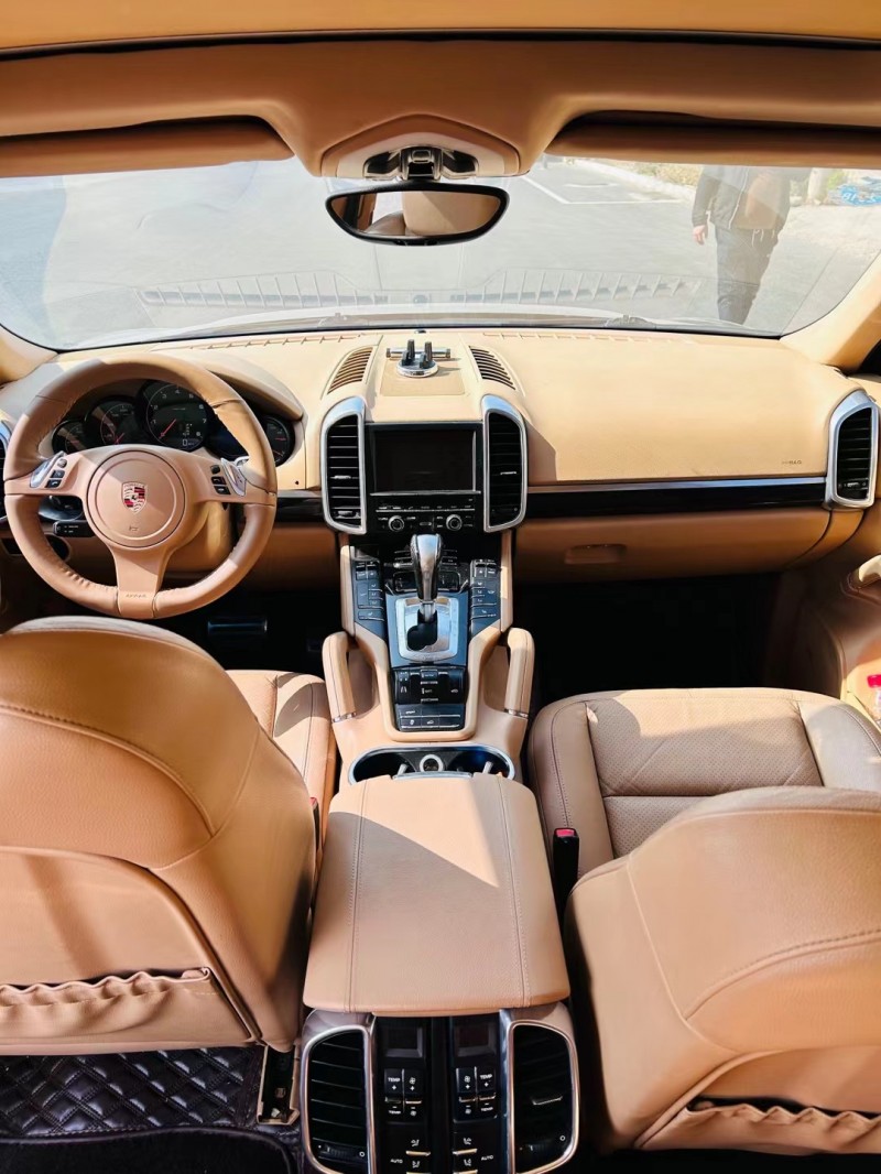 济宁13年保时捷卡宴8