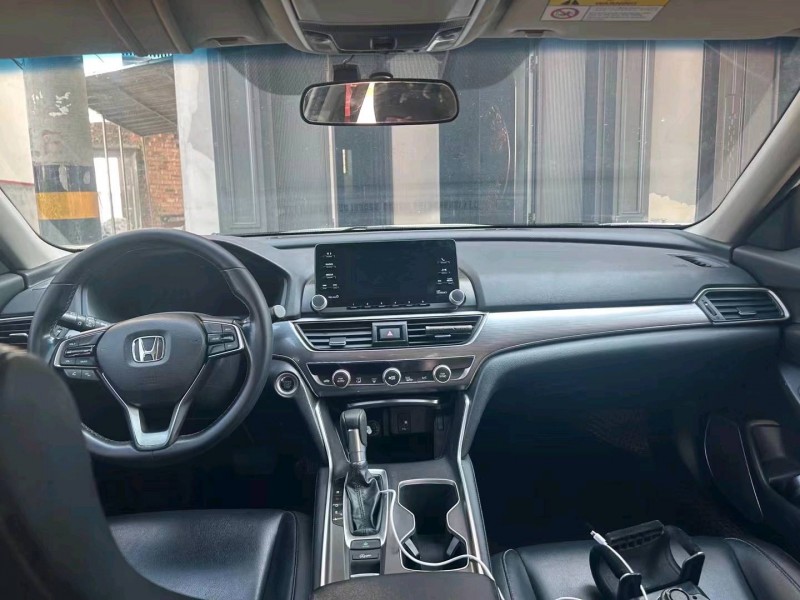 衡阳19年本田雅阁3