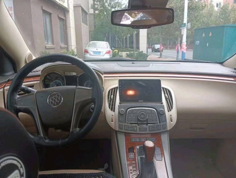 烟台13年别克君越8