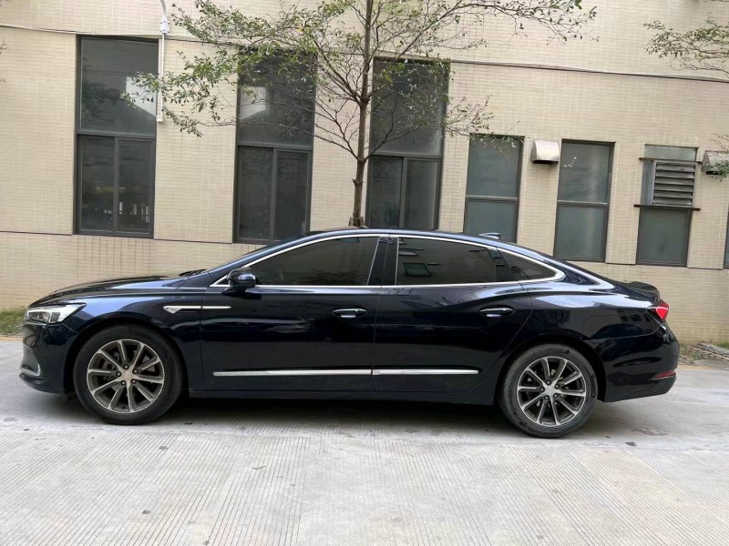 佛山19年别克君越8