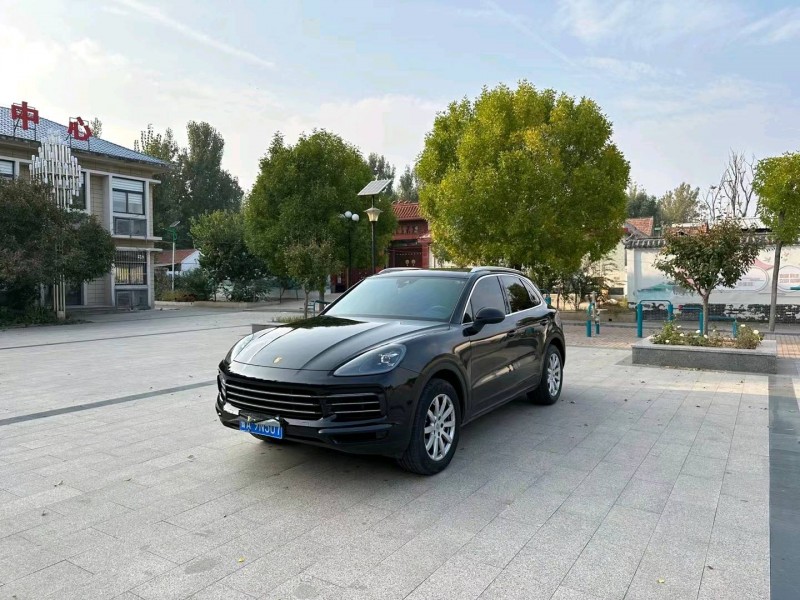 济南19年保时捷卡宴2