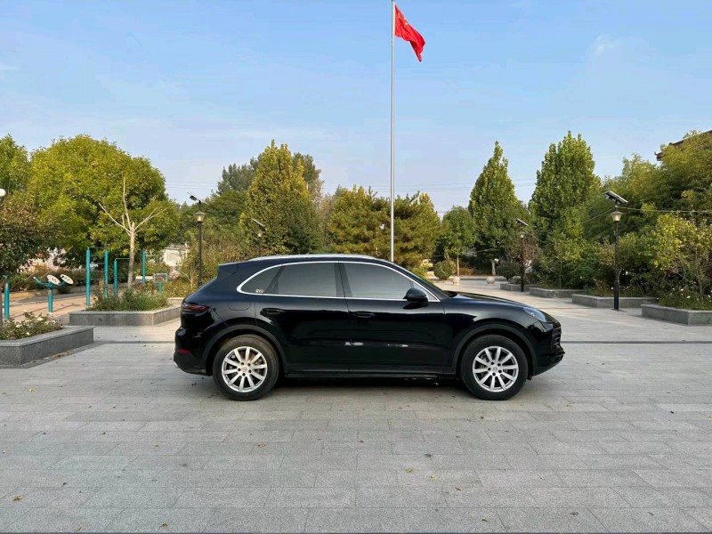 济南19年保时捷卡宴7