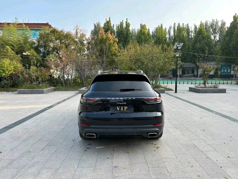 济南19年保时捷卡宴9