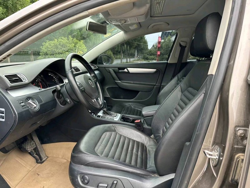 济南16年大众迈腾4