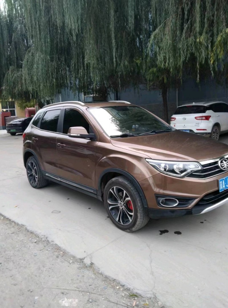 保定18年一汽森雅R77