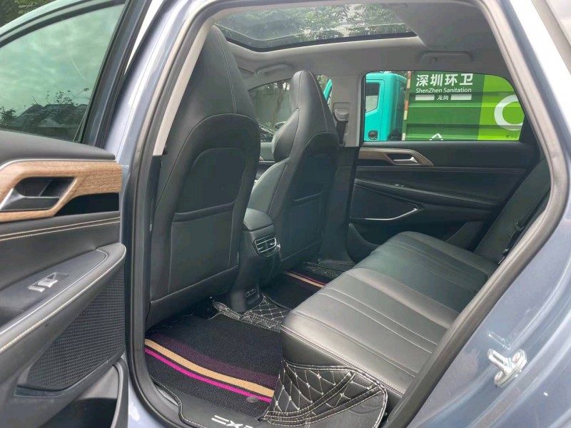 深圳23年小鵬汽車P55