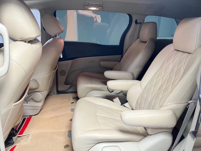 成都19年别克GL85