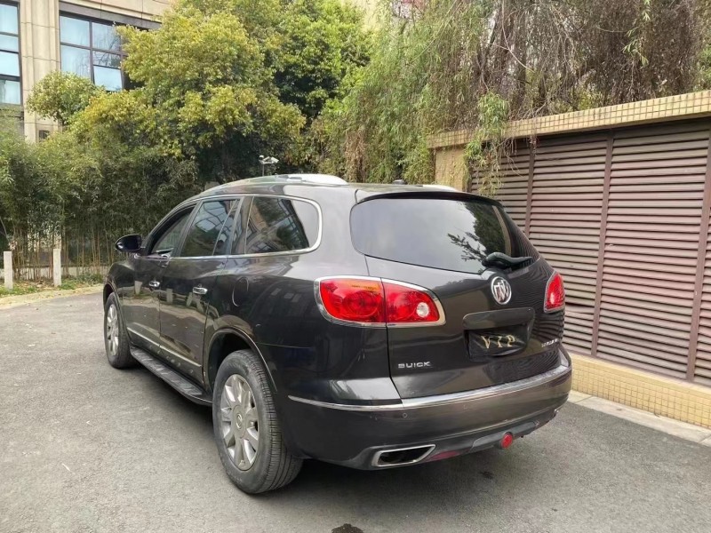 成都16年别克昂科雷7