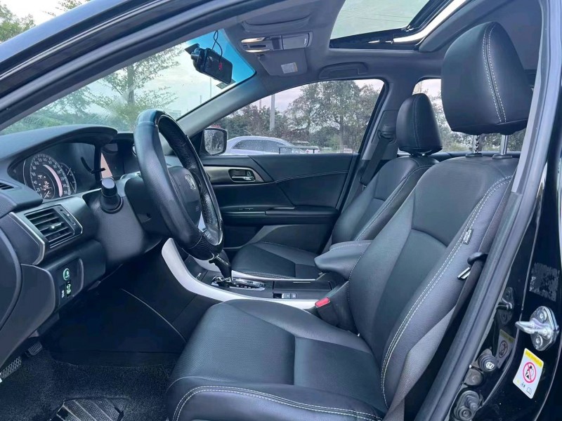 珠海16年本田雅阁4