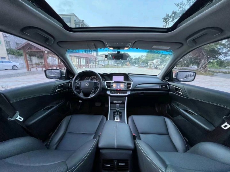 珠海16年本田雅阁6