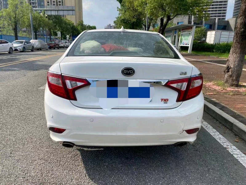 汕头15年比亚迪速锐4