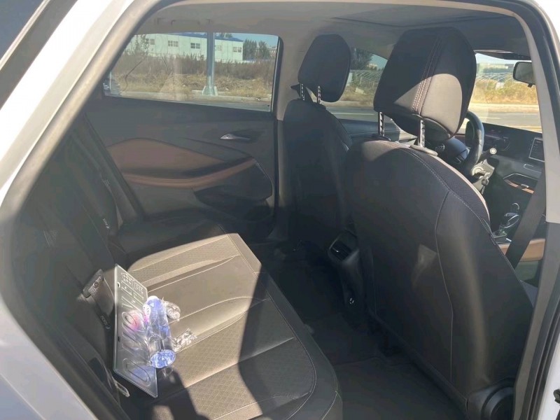 青岛21年别克威朗6