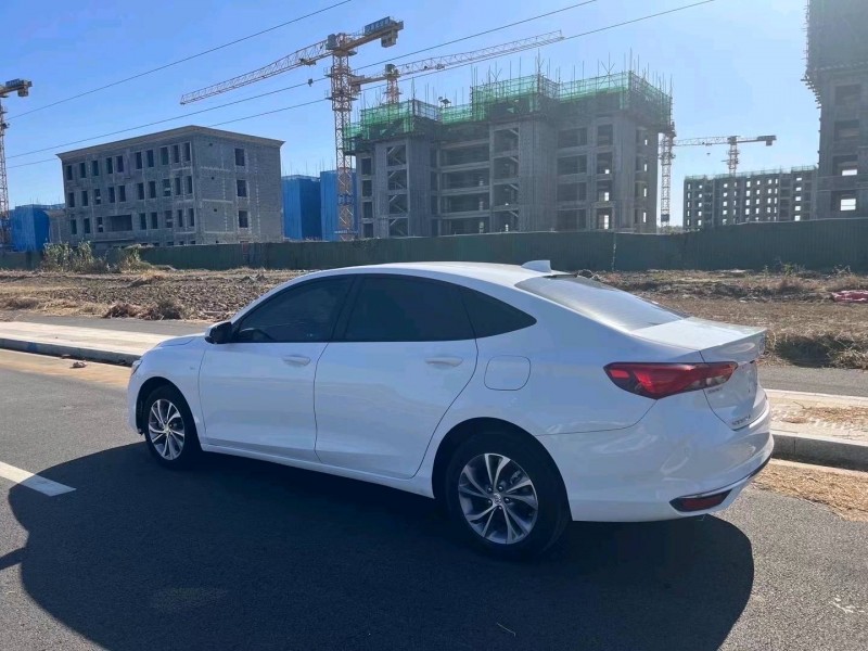 青岛21年别克威朗7