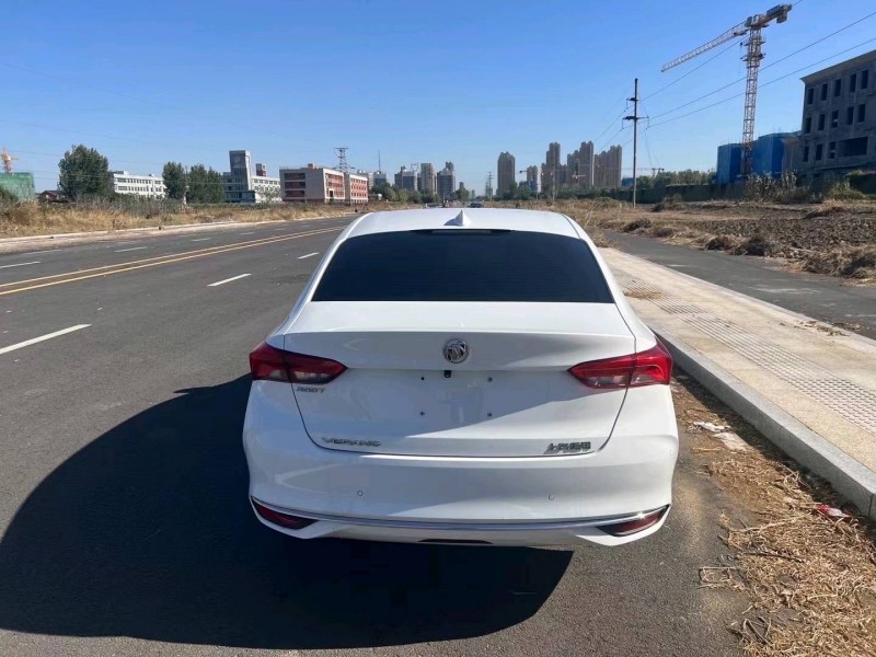 青岛21年别克威朗9