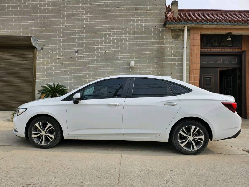 菏泽20年别克威朗3