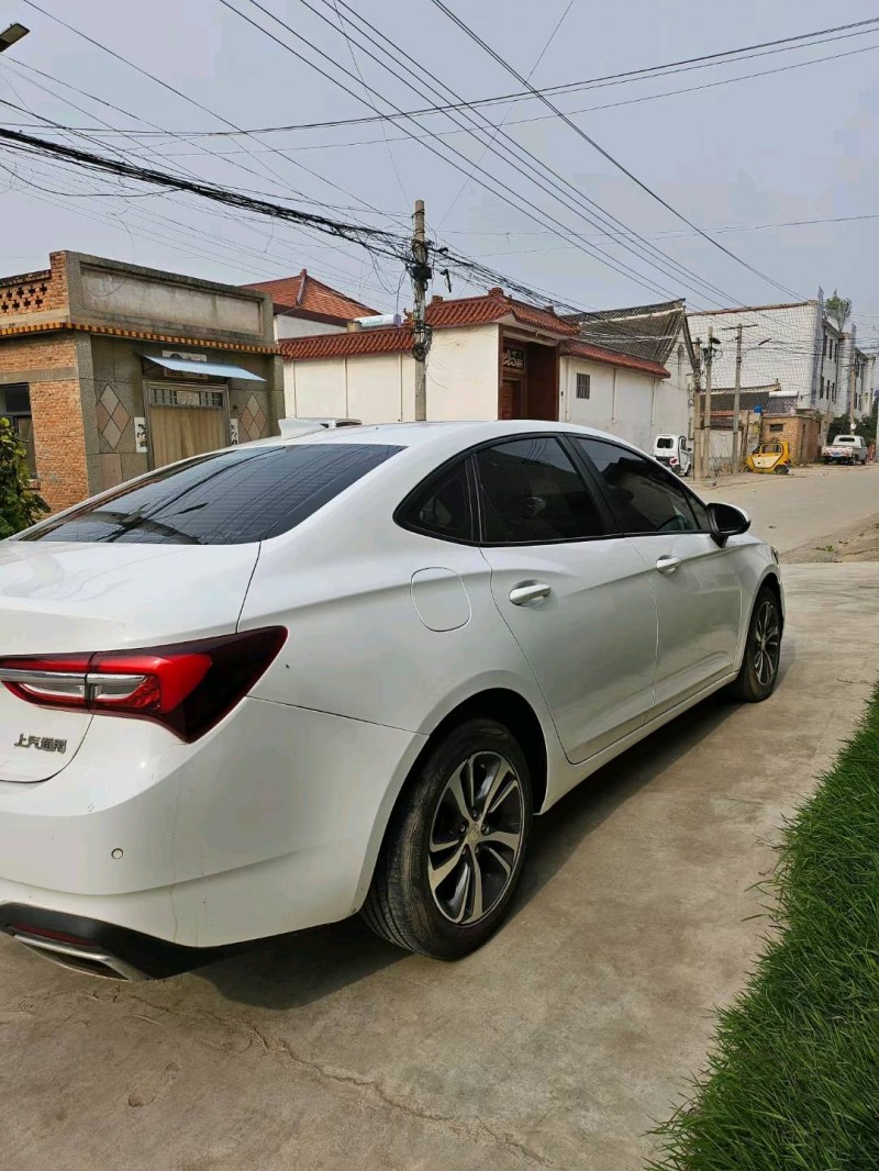 菏泽20年别克威朗8