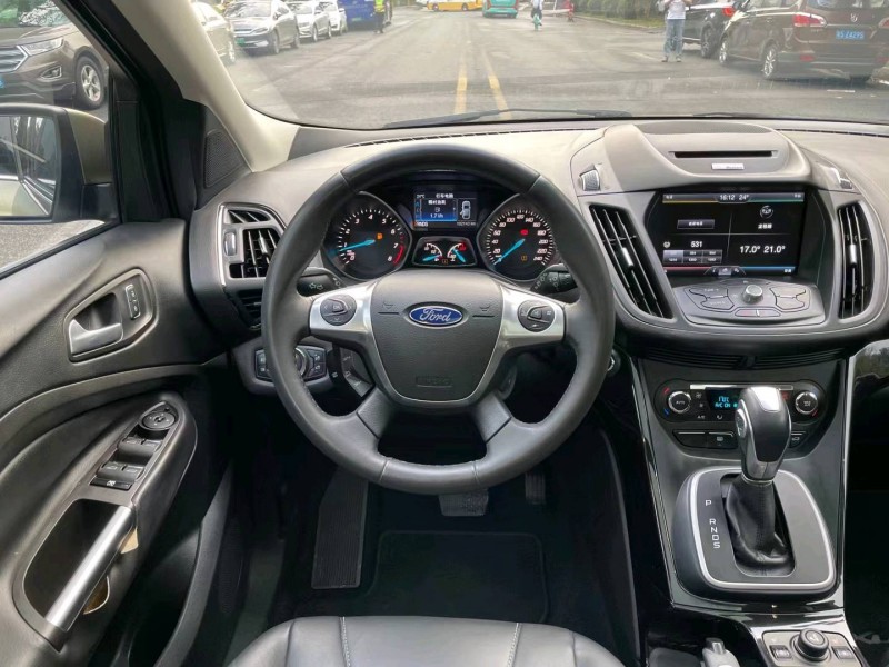 深圳15年福特翼虎4