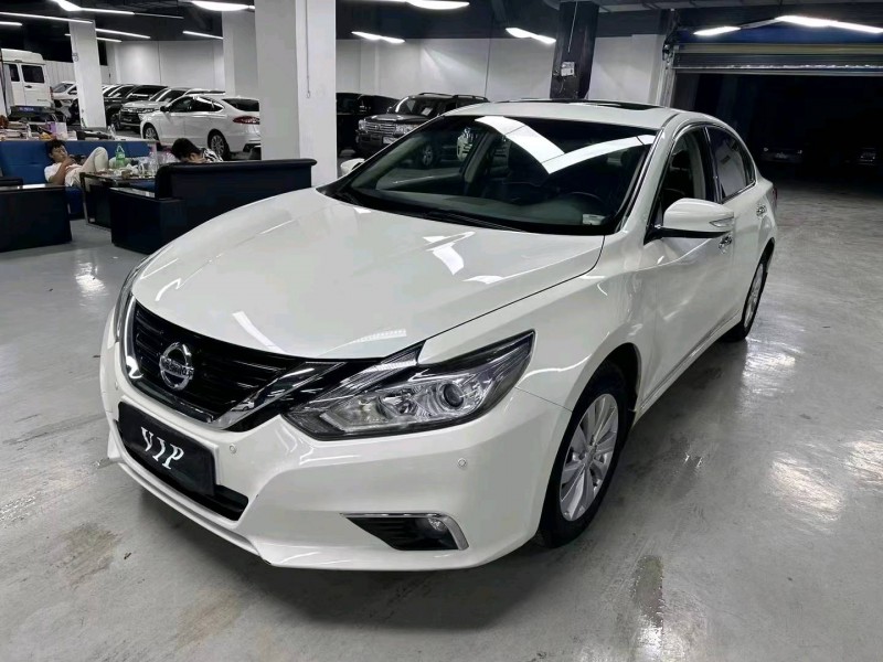 曲靖16年日產天籟2