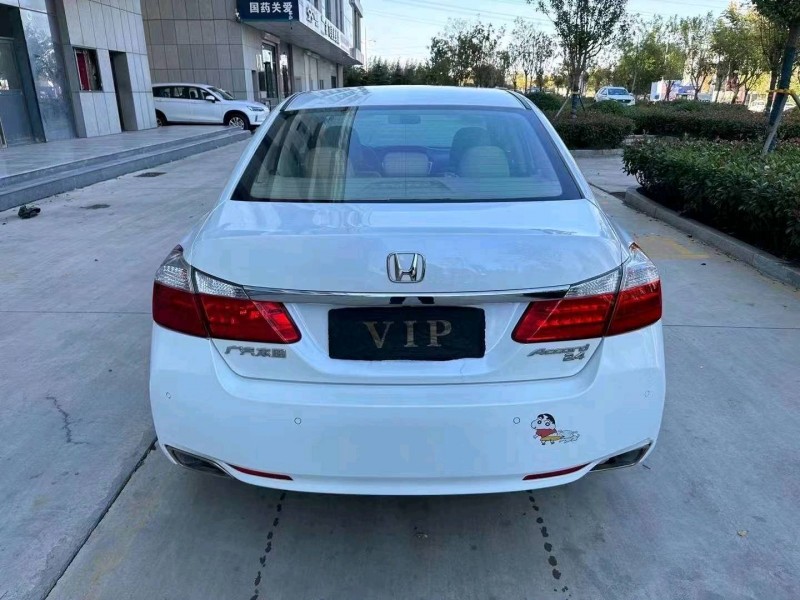 济宁14年本田雅阁2