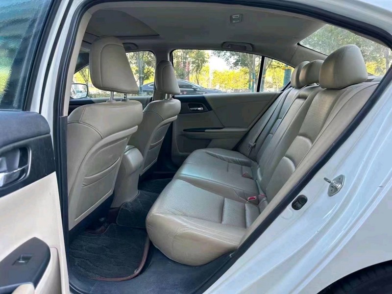 济宁14年本田雅阁3