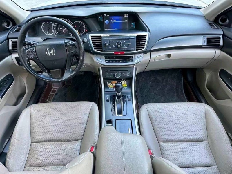 济宁14年本田雅阁4