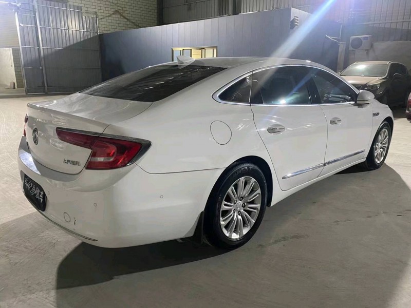 深圳18年别克君越8