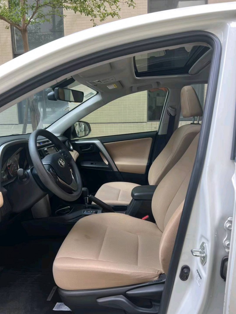 佛山19年丰田RAV4荣放4