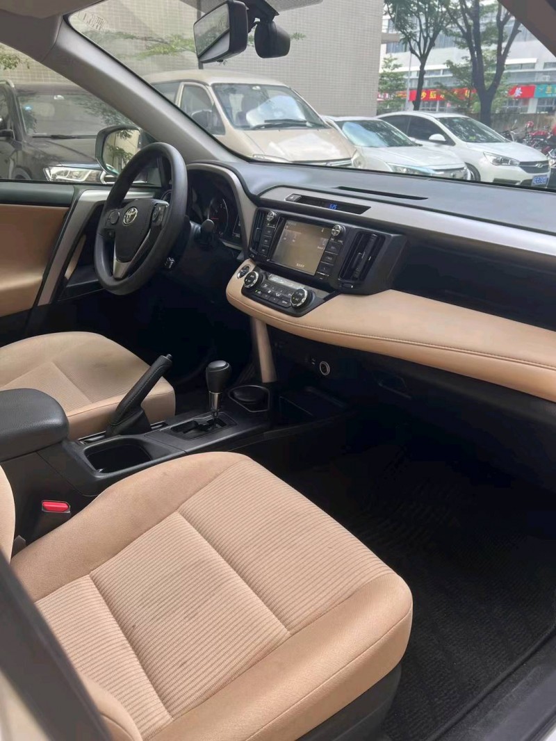佛山19年丰田RAV4荣放7