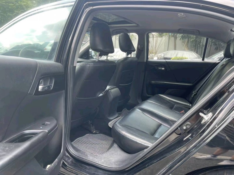 深圳18年本田雅阁4