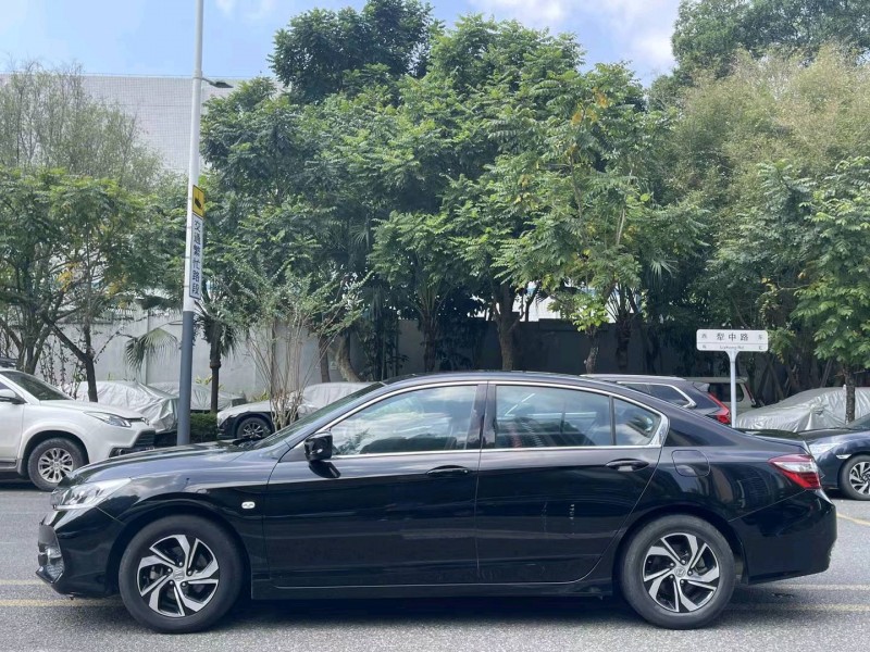 深圳18年本田雅阁6