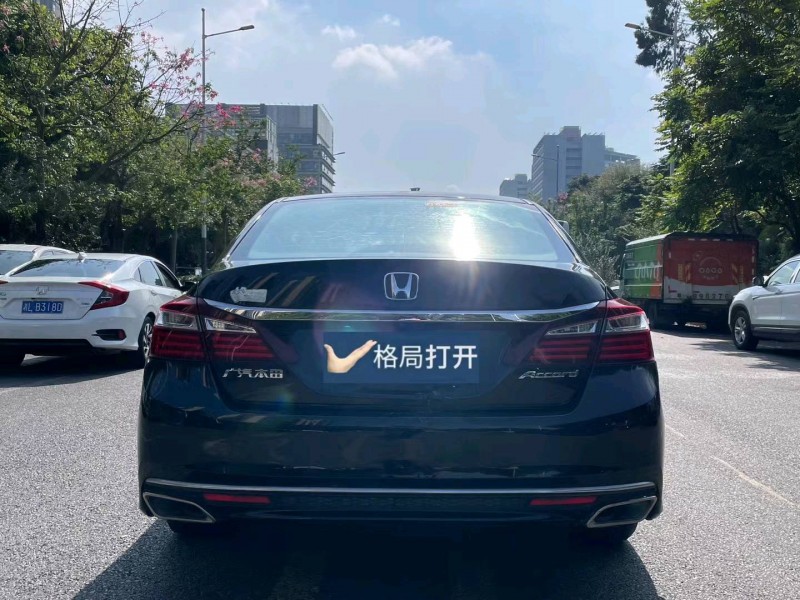 深圳18年本田雅阁7