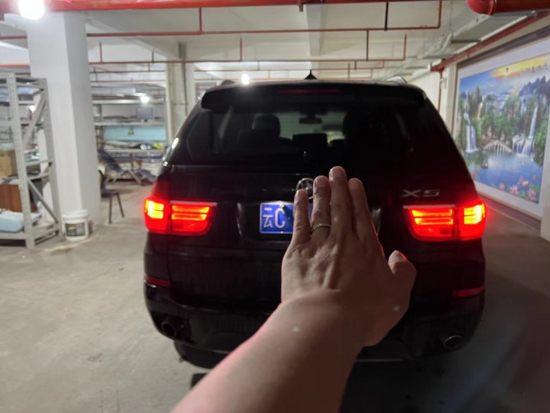 昆明13年寶馬X57
