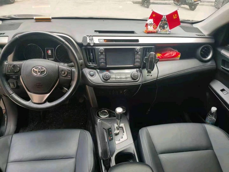 六盤水17年豐田RAV44