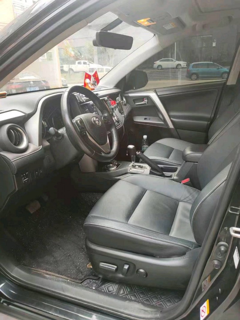 六盤水17年豐田RAV46